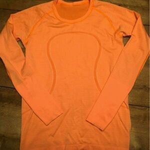 Lululemon long sleeve top size 4